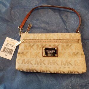 Michael Kors Jet Set Large Wristlet, new w/tags